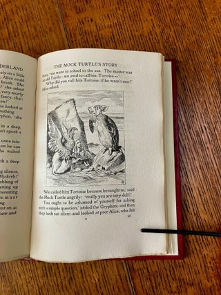 ALICE`S ADVENTURES IN WONDERLAND. With the original illustrations by John Tenniel.