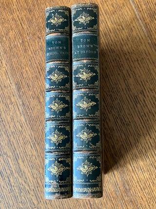 TOM BROWNS SCHOOL DAYS. & TOM BROWN AT OXFORD. By An Old Boy. HUGHES. THOMAS.