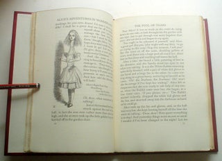 ALICE`S ADVENTURES IN WONDERLAND. With the original illustrations by John Tenniel.